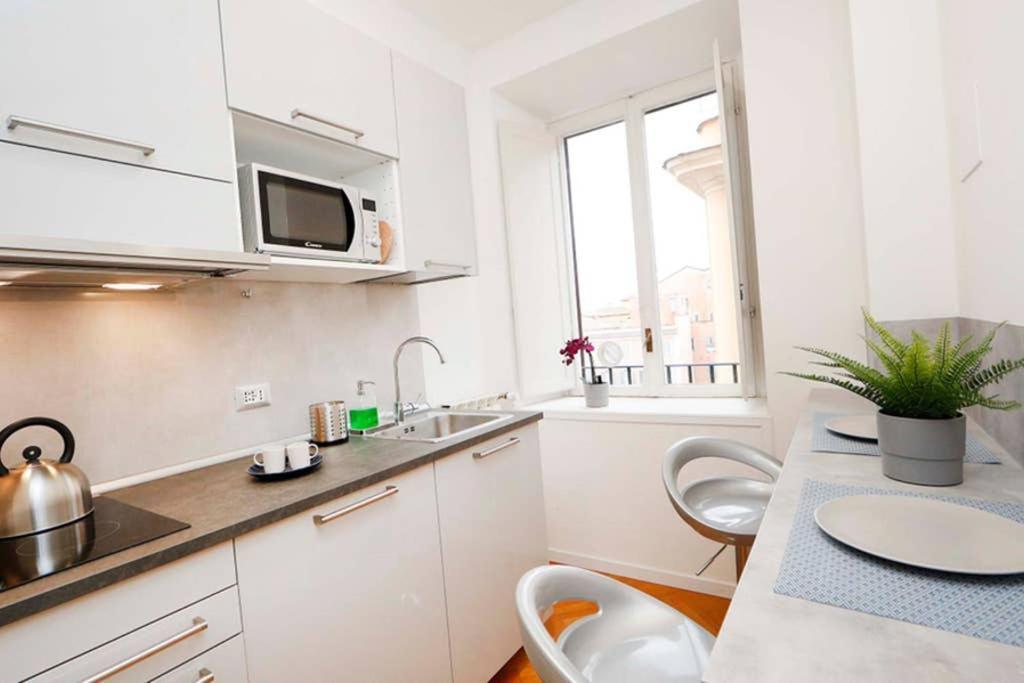 White Panoramic Jacuzzi Suite Trastevere - Top Collection Roma Exterior foto